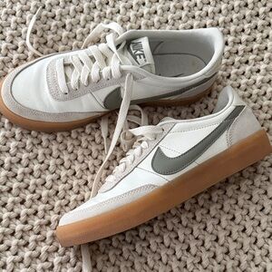 Nike White and Green Sneakers with Gum Sole